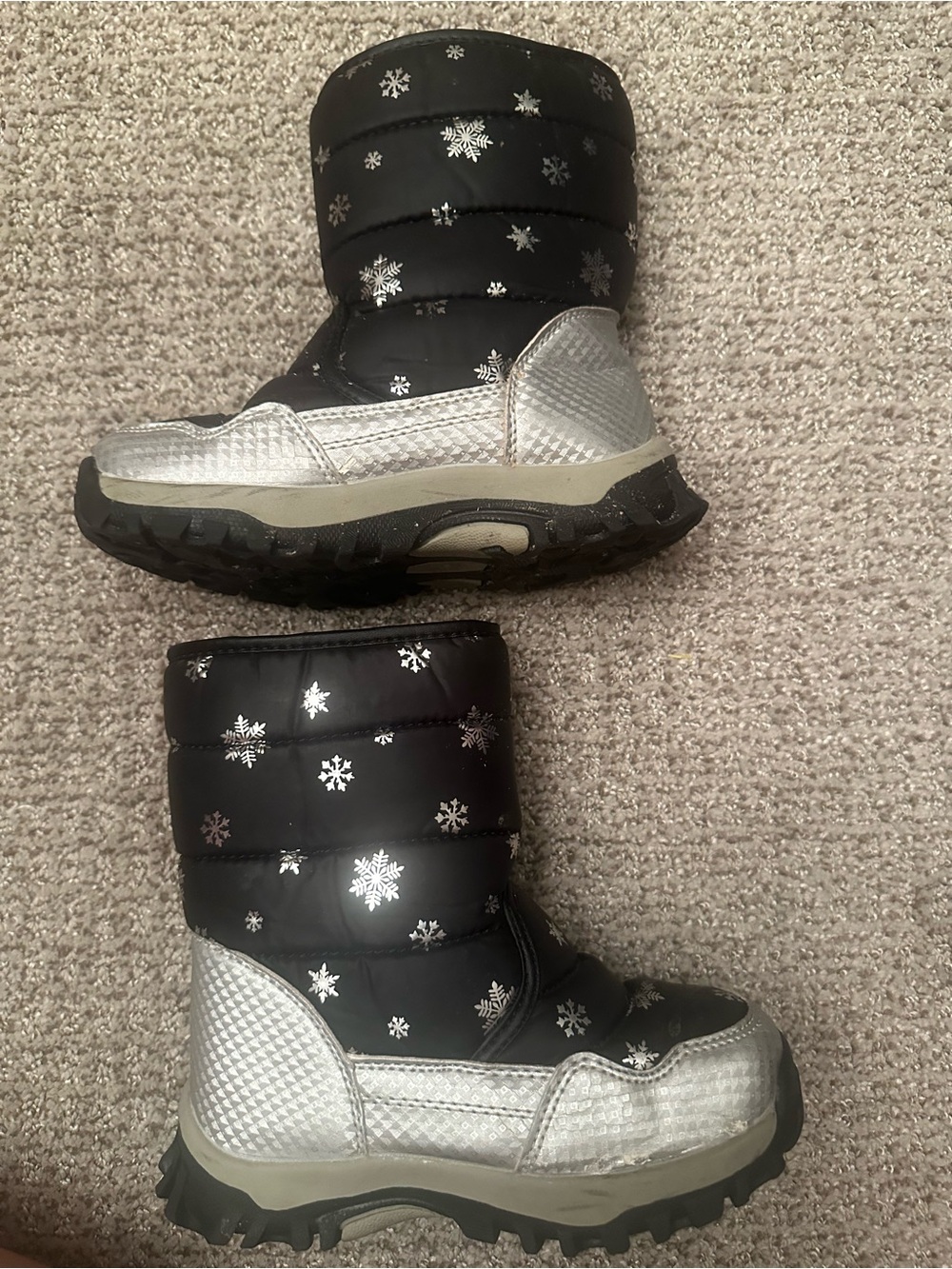 Coga Kids Black & Silver Snowflake Winter Boots Size 1.5